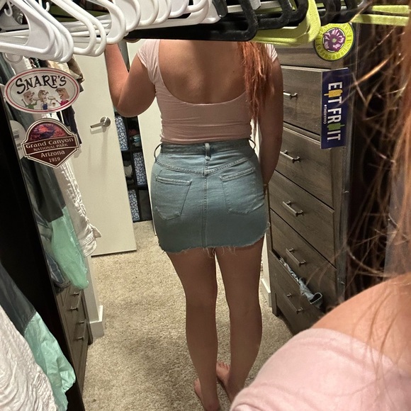 Distressed High waisted Jean Skirt - Picture 4 of 6